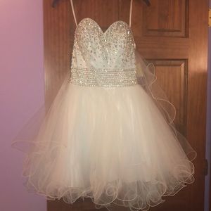 Strapless dress great for sweet 16’s , prom Etc